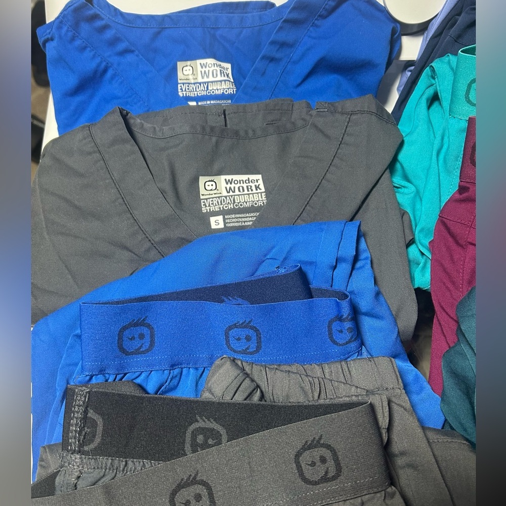 Women’s Wonder Wink scrub tops and joggers